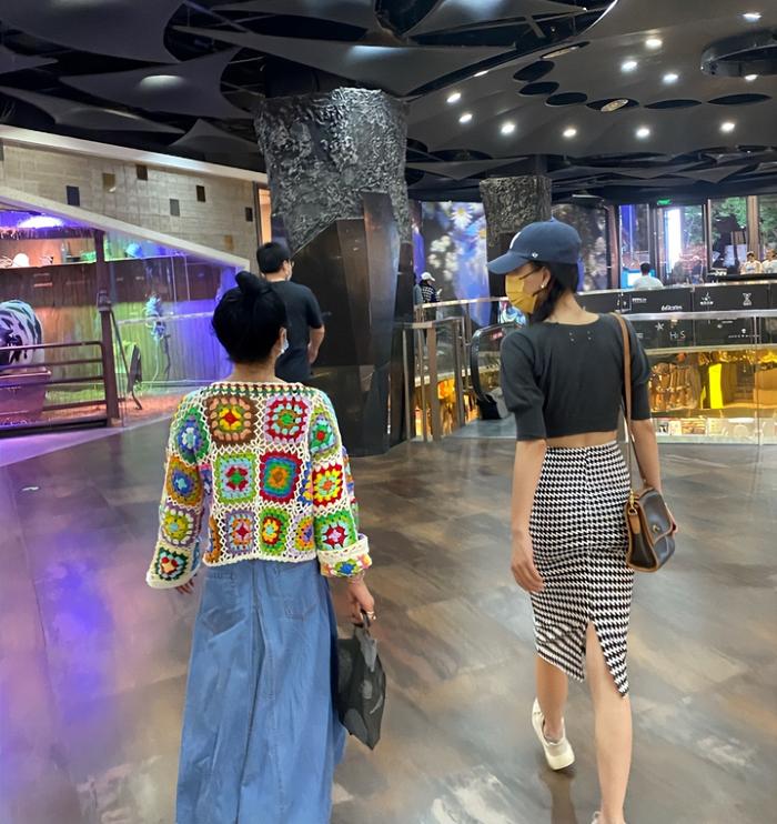 背影健身明星照片女生_女明星健身背影照片_健身背影男真实