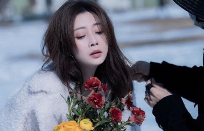 背影健身明星照片女生_健身背影男真实_女明星健身背影照片