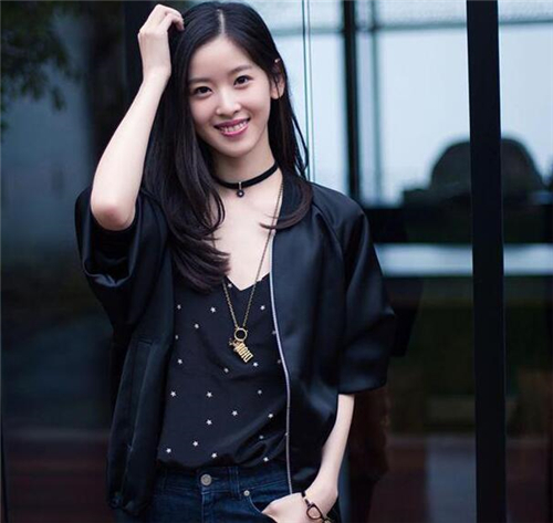 背影健身明星照片女生_女明星健身背影照片_健身背影男真实