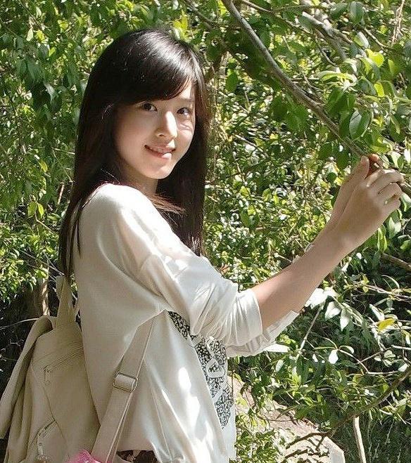 背影健身明星照片女生_女明星健身背影照片_健身背影男真实