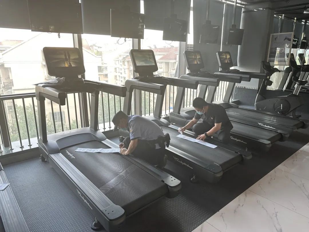 健身房私教价格表图片大全_健身房私教是怎么教_健身房不私教怎么锻炼