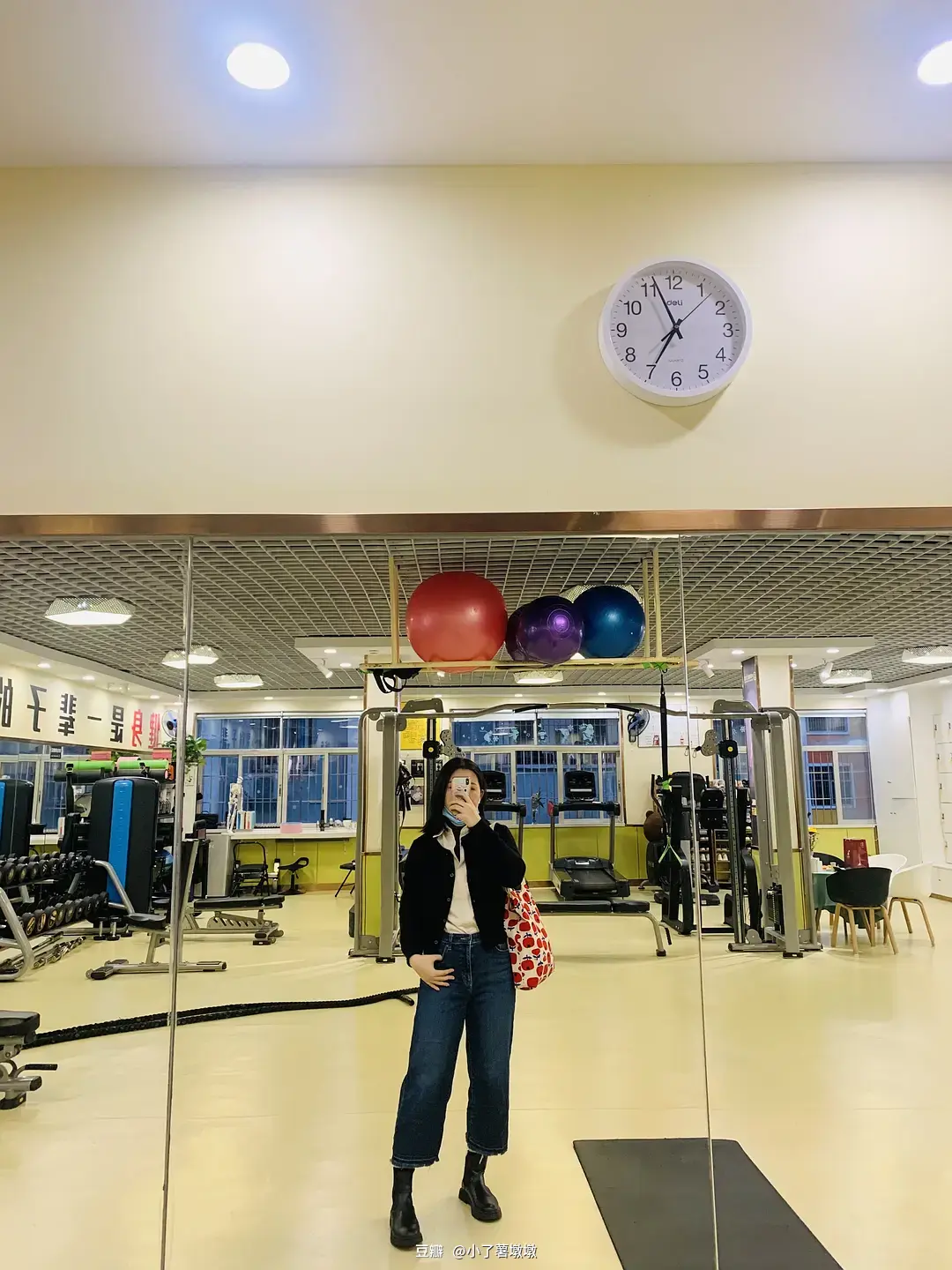 玩健身女私教的故事_健身房女教练价格_健身房私教约女