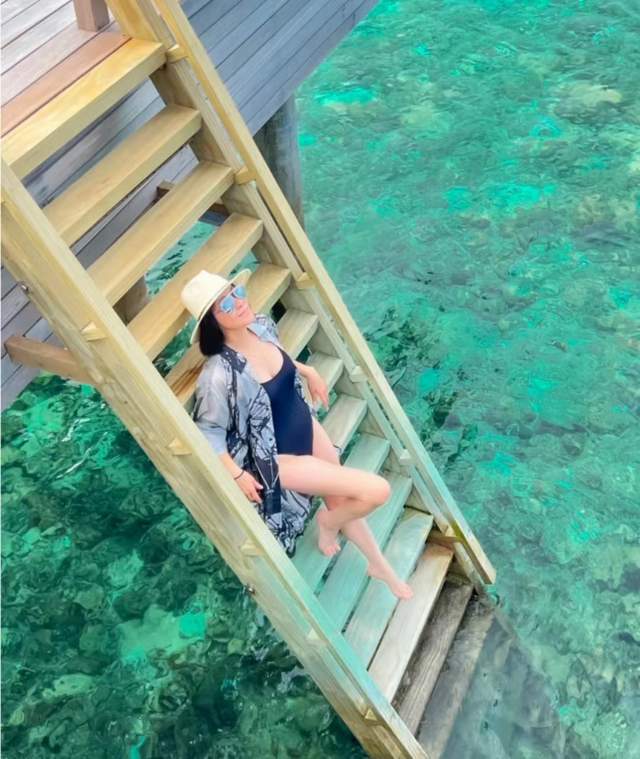 欧美女明星健身照片_美女明星曝光的照片_中国十大美女明星衰老照片对比