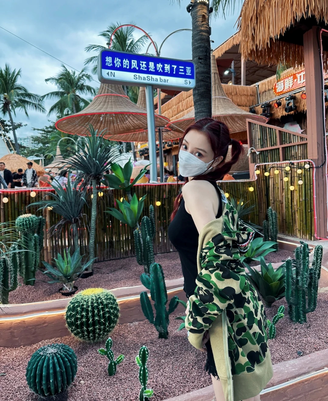 中国十大美女明星衰老照片对比_美女明星曝光的照片_欧美女明星健身照片