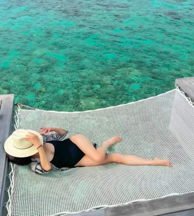 中国十大美女明星衰老照片对比_欧美女明星健身照片_美女明星曝光的照片